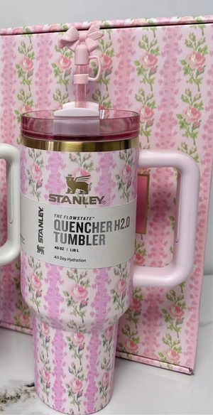 Stanley Tumbler 40oz Quencher H2.0 Floral Edition with ergonomic handle and vintage floral print