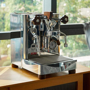 LELIT Bianca V3 vintage-style dual boiler semi-automatic coffee machine with E61 group head