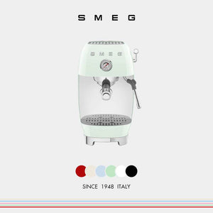SMEG ECF03 Espresso Machine in 1950s retro design with 19-bar pressure and stainless steel steam wand