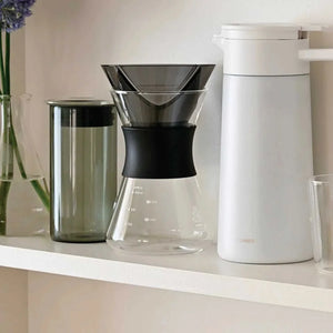 HARIO V60 Drip Decanter 400ml heat-resistant glass coffee brewer with removable smoke-grey dripper and black silicone band