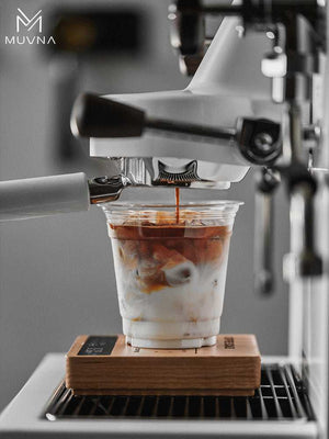 MUVNA solid wood coffee scale with LED display and precision weighing for perfect brewing