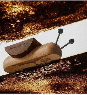 حامل فلتر القهوة الصلب من خشب MUVNA بتصميم أنيق وعصري على شكل حلزون مع زرّان معدنيان أسودان