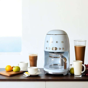 SMEG 10 cup filter coffee maker in 50s style