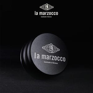 La Marzocco Precision Coffee Distributor in matte black, professional espresso coffee distribution tool for even grounds and balanced extraction