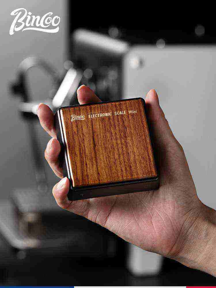 ميزان قهوة إلكتروني صغير بتصميم خشبي أنيق من Bincoo للأوزان الدقيقة.