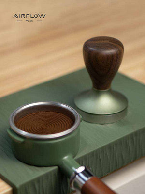 AIRFLOW 58.5mm espresso tamper with walnut wood handle and stainless steel base