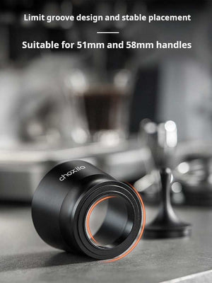 Choxila Precision Dosing Cup in matte black with sculpted handle for uniform coffee powder distribution and mess-free espresso dosing