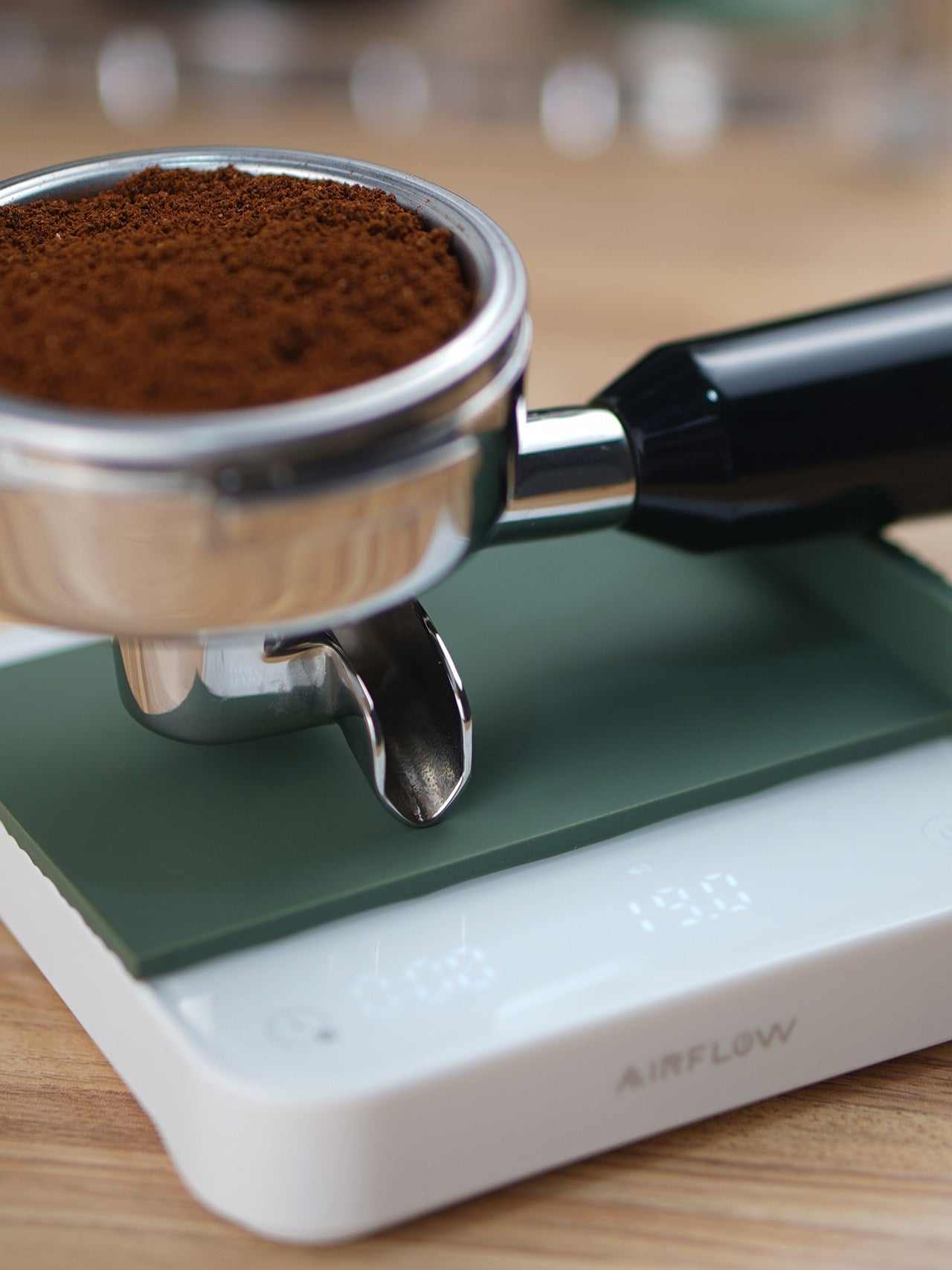AIRFLOW mini digital coffee scale with timer on espresso machine