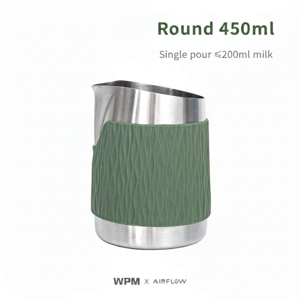 Handleless 450ml milk frothing pitcher with silicone sleeve