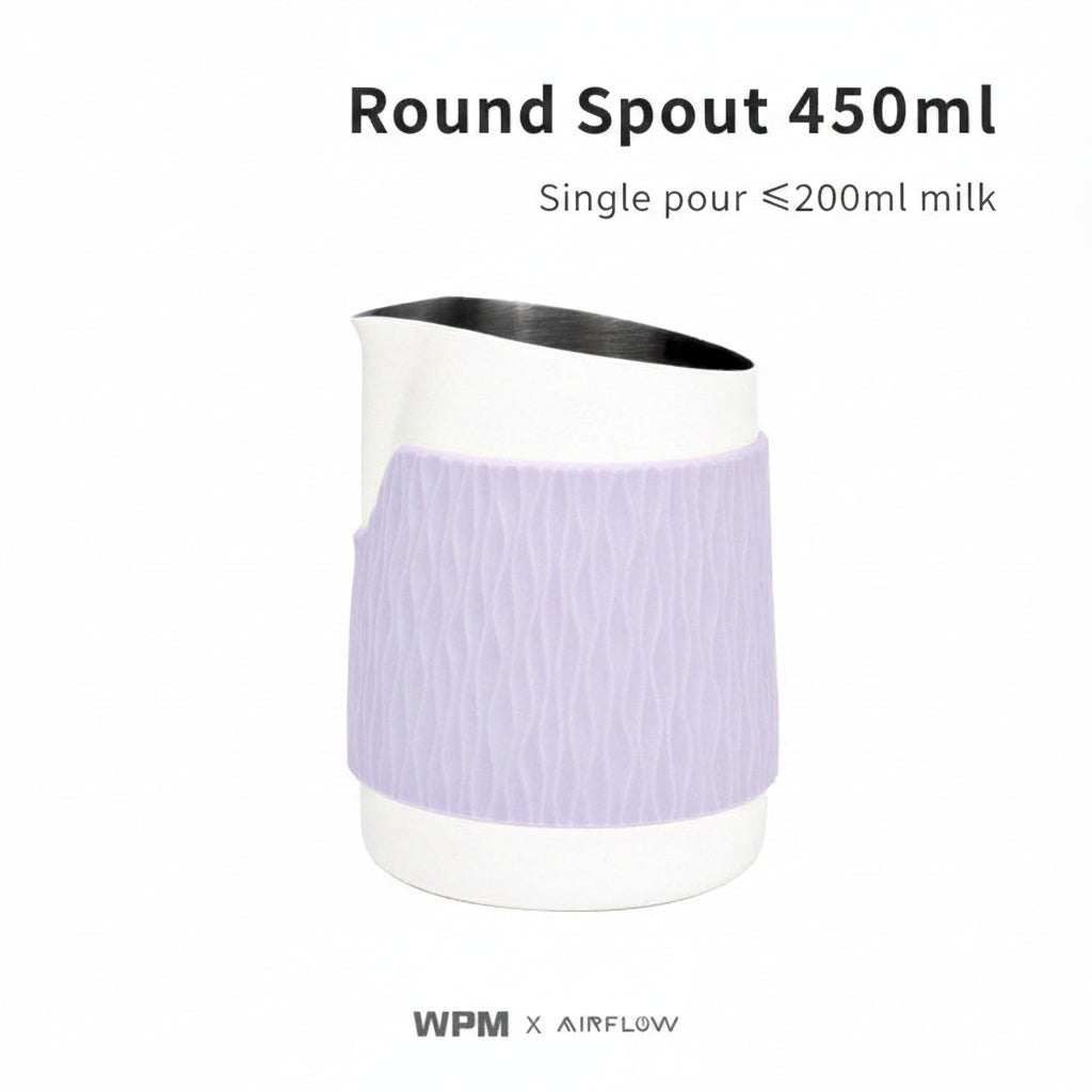 Handleless milk frothing pitcher 450ml with silicone sleeve